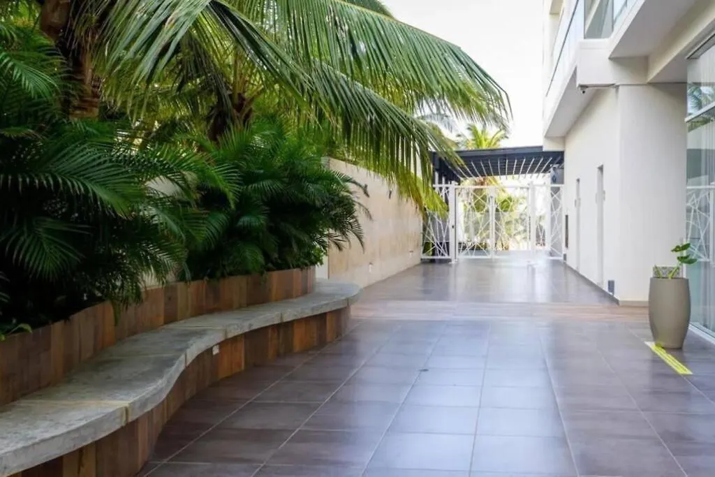 Cerca Al Hotel Americas Ctgna Spiaggia Morros Piscina Playa Cartagena