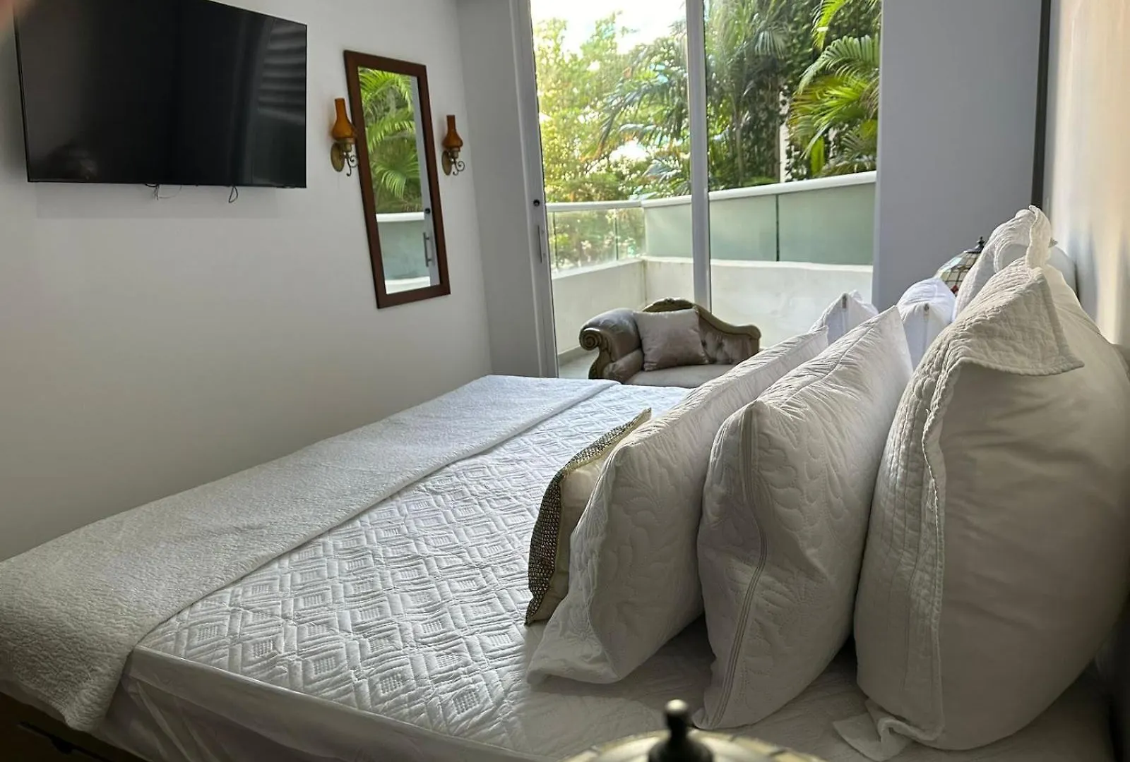 Cerca Al Hotel Americas Ctgna Spiaggia Morros Piscina Playa Cartagena