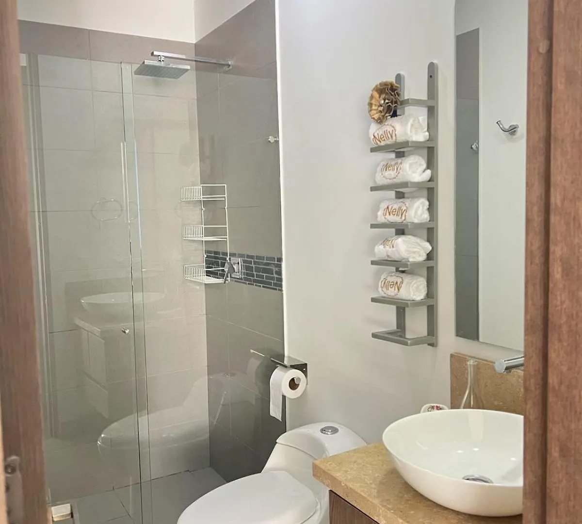 Cerca Al Hotel Americas Ctgna Spiaggia Morros Piscina Playa Cartagena Colombia